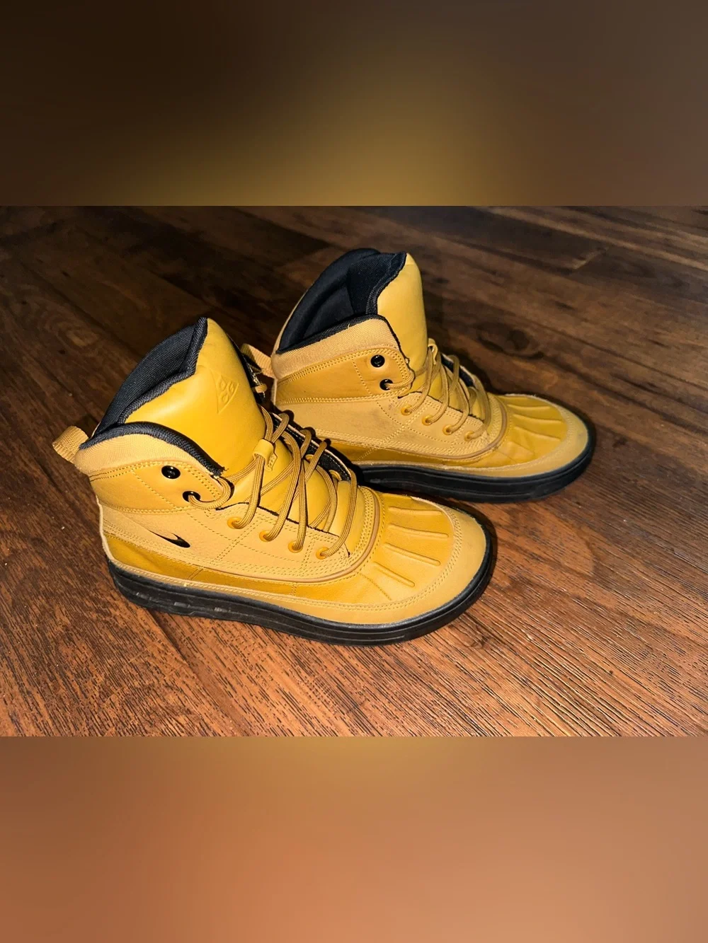 Nike Woodside Boots